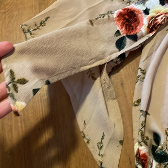 YOINS off the shoulder flowy blouse. - Picture 2 of 6